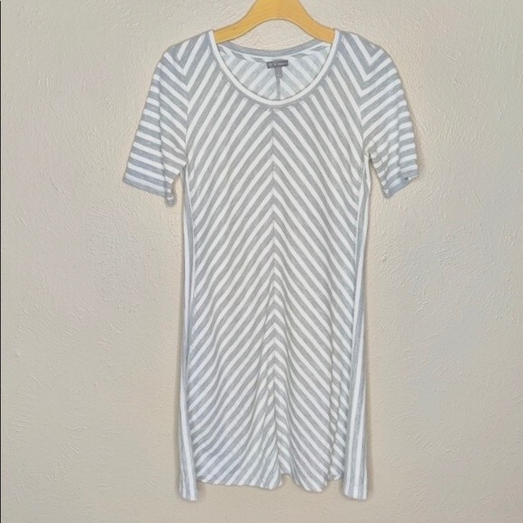 T by Talbots Athleisure Gray & Off White Chevron Print Dress Women’s Sz. Small - Picture 1 of 4
